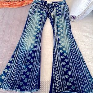 Free People mantra Bali print Flare jeans indigo. 26 Low rise.